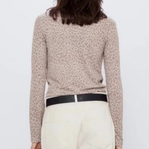 Zara Turtleneck Sweater Cheetah Animal Print Soft Cozy Minimalist Tan Stretchy - Picture 7 of 8